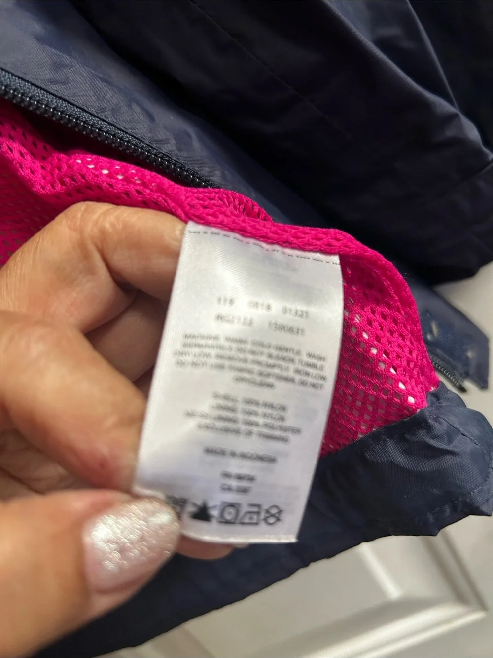 Columbia girls  Navy Waterproof Rain Jacket with Pink Mesh Lining w/ hoodie Sz S